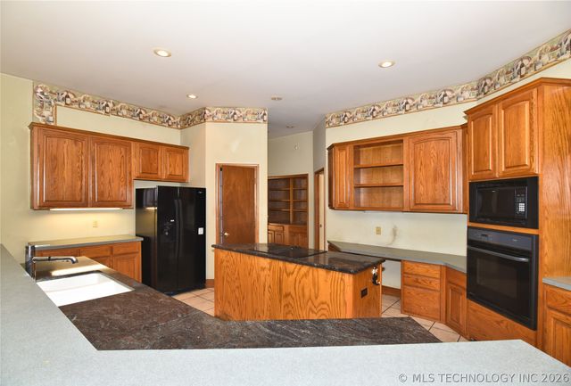 9311 E 16th Street, Tulsa, OK 74112