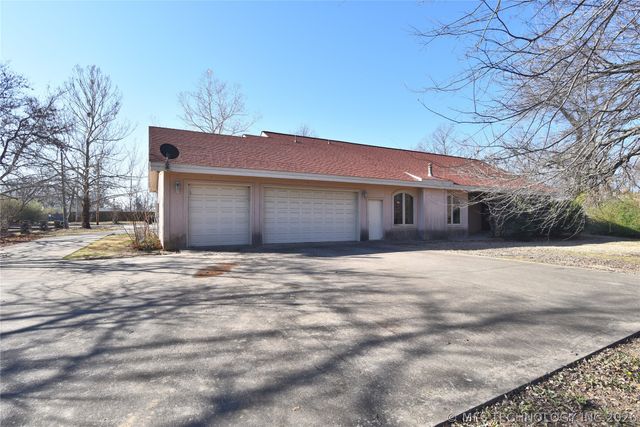 9311 E 16th Street, Tulsa, OK 74112