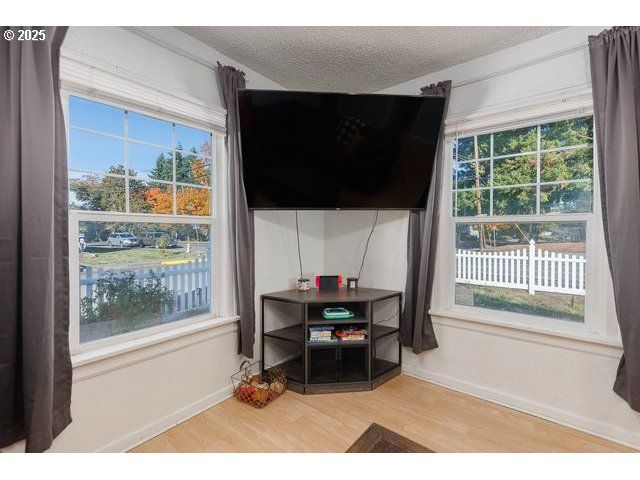 2303 LONG St, Sweet Home, OR 97386