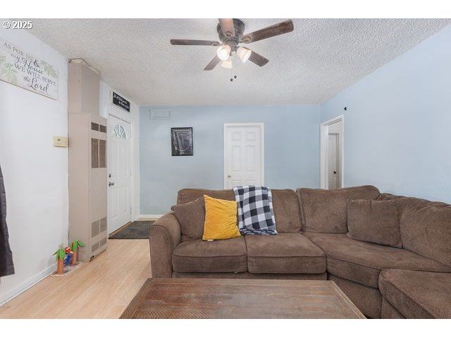 2303 LONG St, Sweet Home, OR 97386