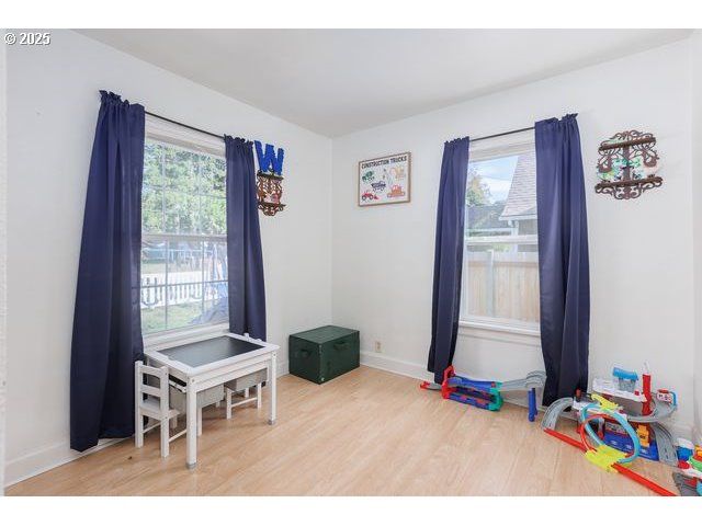 2303 LONG St, Sweet Home, OR 97386