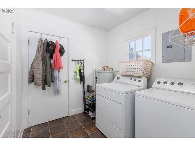 2303 LONG St, Sweet Home, OR 97386