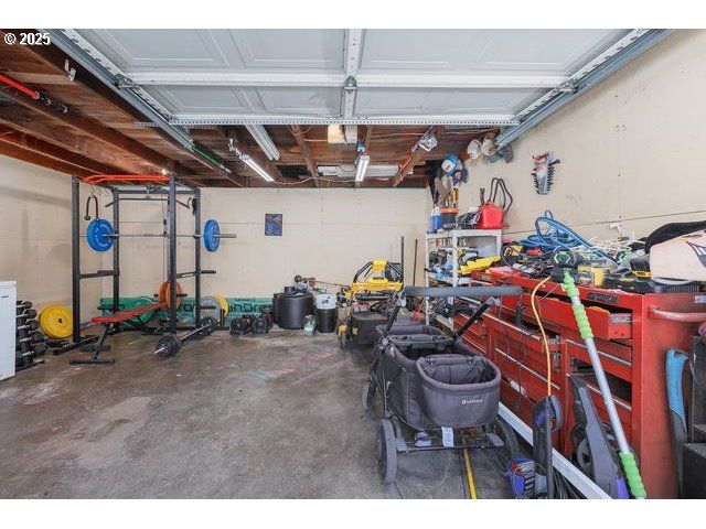 2303 LONG St, Sweet Home, OR 97386