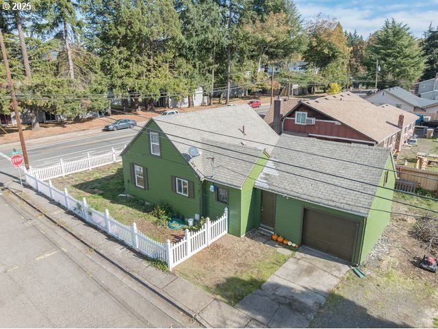 2303 LONG St, Sweet Home, OR 97386