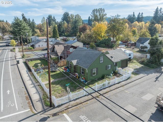 2303 LONG St, Sweet Home, OR 97386