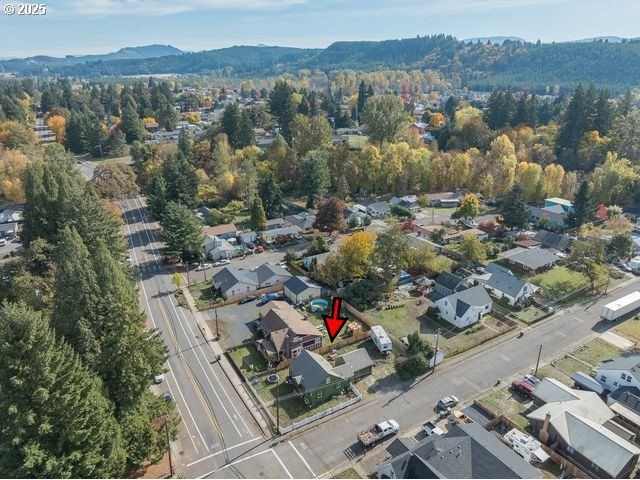 2303 LONG St, Sweet Home, OR 97386