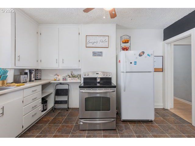 2303 LONG St, Sweet Home, OR 97386