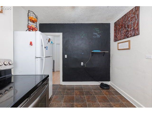 2303 LONG St, Sweet Home, OR 97386