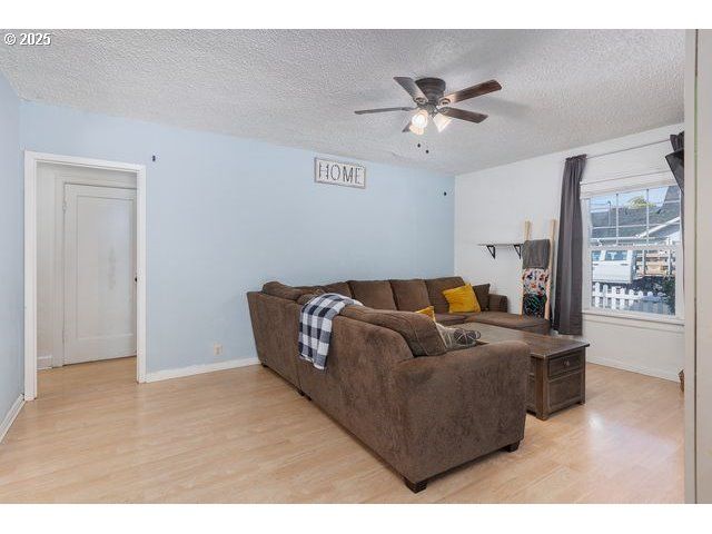 2303 LONG St, Sweet Home, OR 97386