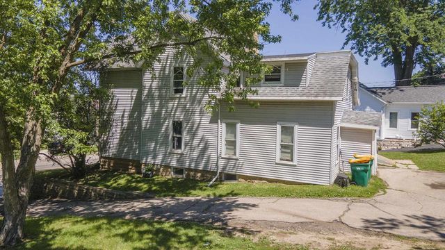 309 W FOND DU LAC STREET, Ripon, WI 54971