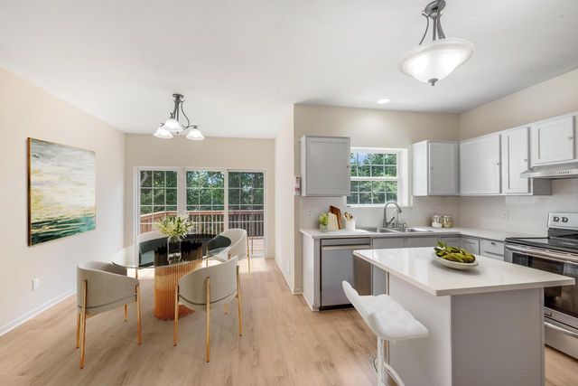 951 River Park DRIVE, Waukesha, WI 53189