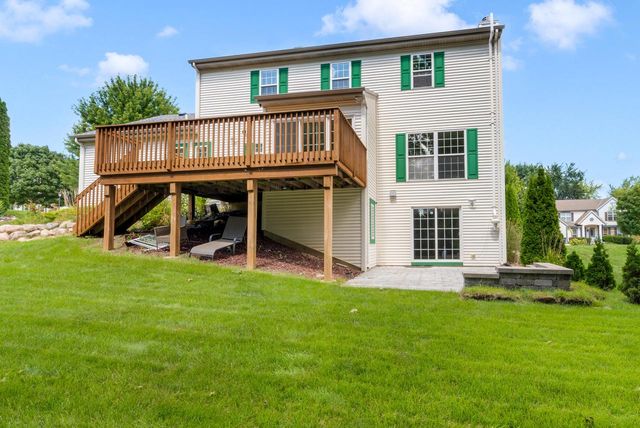 951 River Park DRIVE, Waukesha, WI 53189