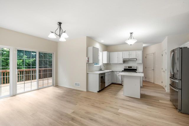 951 River Park DRIVE, Waukesha, WI 53189