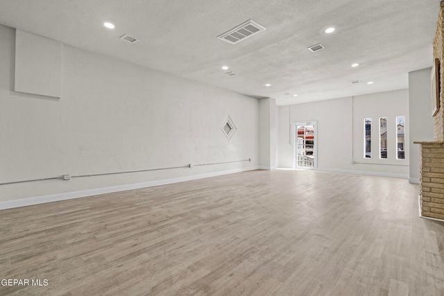 1209 WYOMING Avenue, El Paso, TX 79902