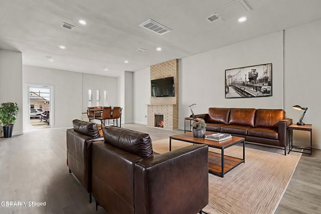 1209 WYOMING Avenue, El Paso, TX 79902