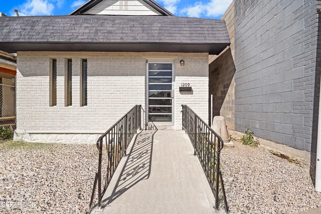 1209 WYOMING Avenue, El Paso, TX 79902