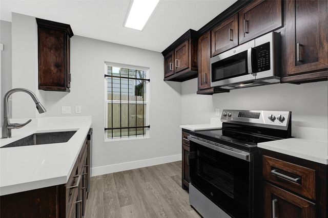 7050 Inwood Park Drive 113, Houston, TX 77088