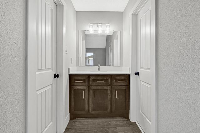 7050 Inwood Park Drive 113, Houston, TX 77088