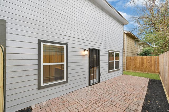 7050 Inwood Park Drive 113, Houston, TX 77088