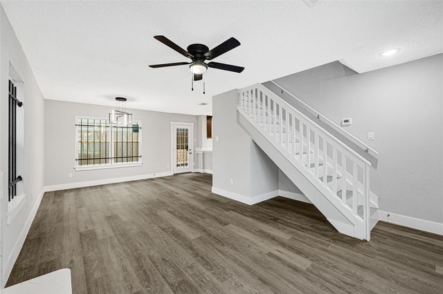 7050 Inwood Park Drive 113, Houston, TX 77088