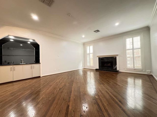 1901 Potomac Drive C, Houston, TX 77057