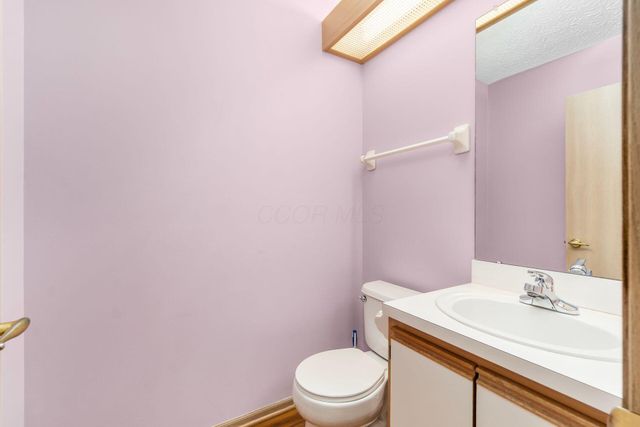 5568 Meadowood Lane, Westerville, OH 43082