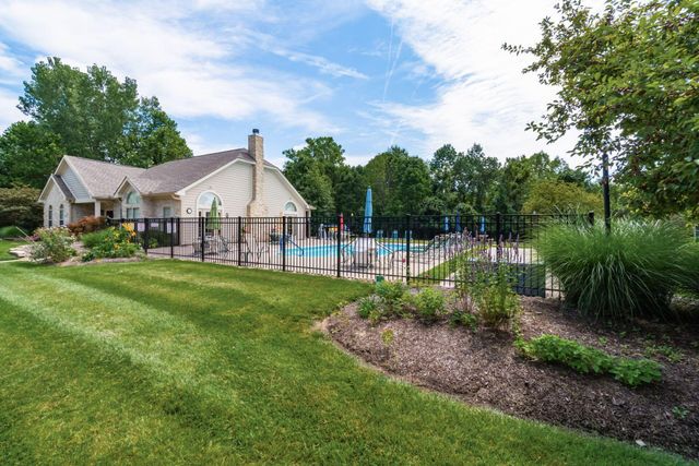 5568 Meadowood Lane, Westerville, OH 43082