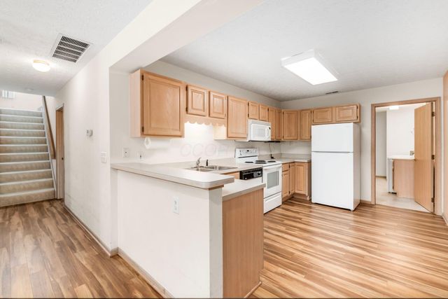 5568 Meadowood Lane, Westerville, OH 43082