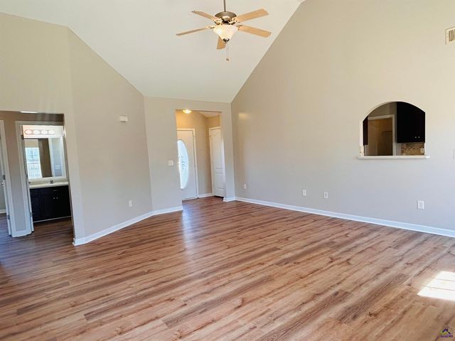 311 Cosmos Avenue, Bonaire, GA 31005