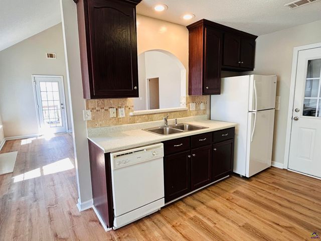 311 Cosmos Avenue, Bonaire, GA 31005