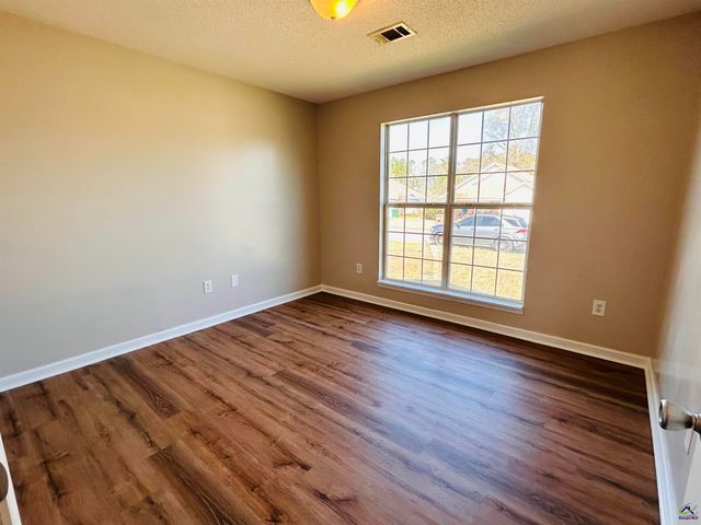 311 Cosmos Avenue, Bonaire, GA 31005