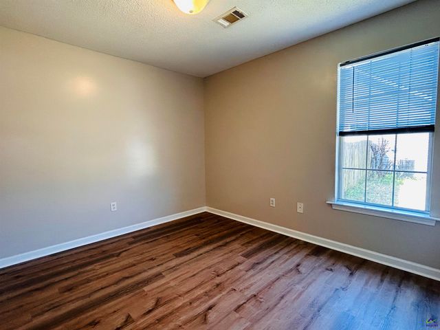 311 Cosmos Avenue, Bonaire, GA 31005