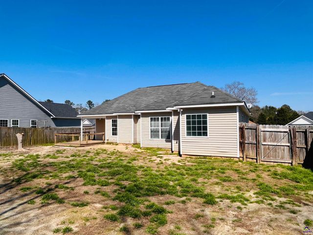 311 Cosmos Avenue, Bonaire, GA 31005