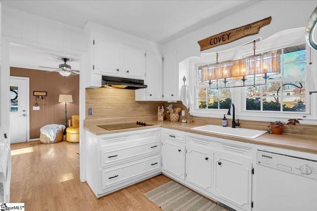 141 Mcjunkin Drive, Pickens, SC 29671