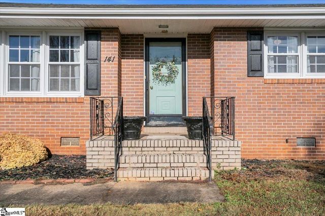 141 Mcjunkin Drive, Pickens, SC 29671