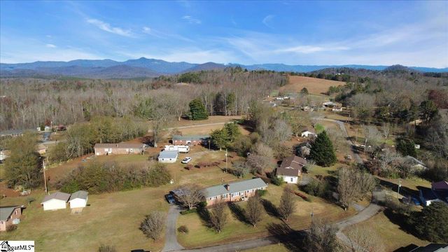 141 Mcjunkin Drive, Pickens, SC 29671