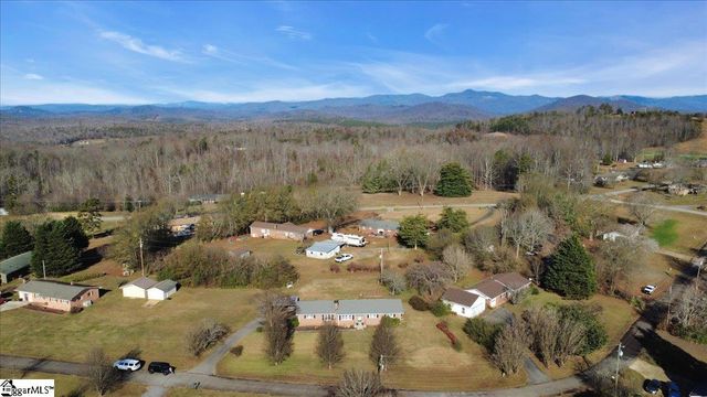 141 Mcjunkin Drive, Pickens, SC 29671
