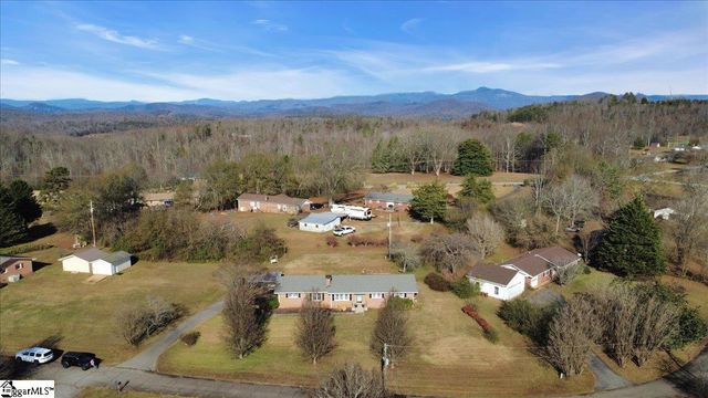 141 Mcjunkin Drive, Pickens, SC 29671