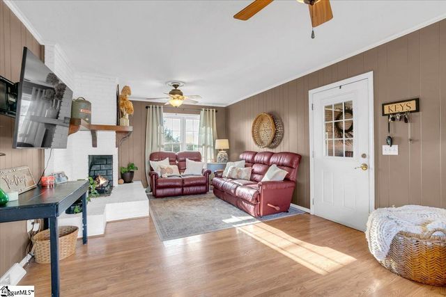 141 Mcjunkin Drive, Pickens, SC 29671