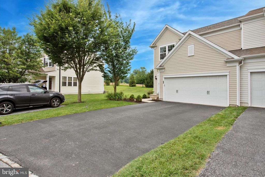22 CLEMENT CT, Downingtown, PA 19335