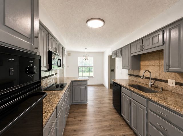 2401 Stephen Lee Drive, Fort Worth, TX 76119