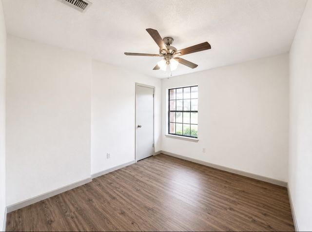 2401 Stephen Lee Drive, Fort Worth, TX 76119