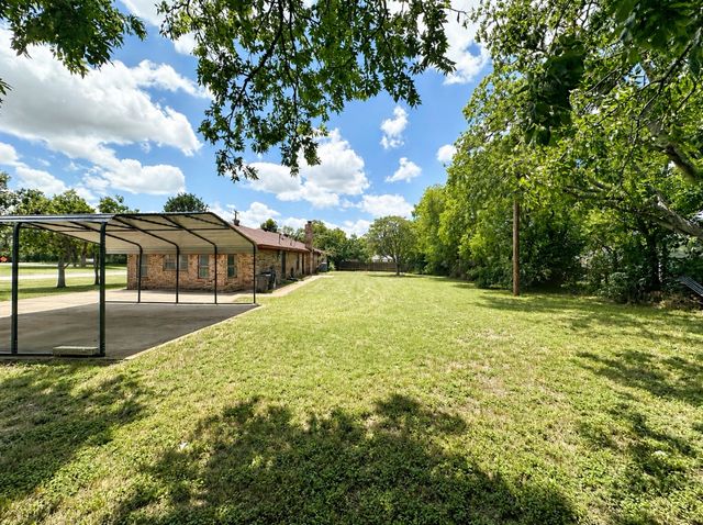2401 Stephen Lee Drive, Fort Worth, TX 76119
