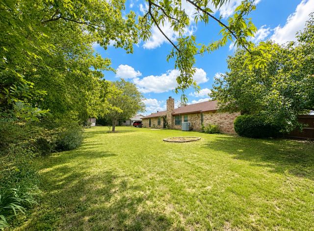 2401 Stephen Lee Drive, Fort Worth, TX 76119