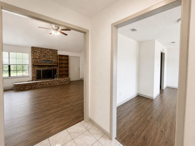 2401 Stephen Lee Drive, Fort Worth, TX 76119