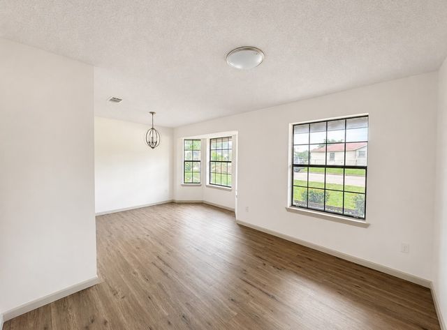 2401 Stephen Lee Drive, Fort Worth, TX 76119