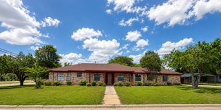 2401 Stephen Lee Drive, Fort Worth, TX 76119
