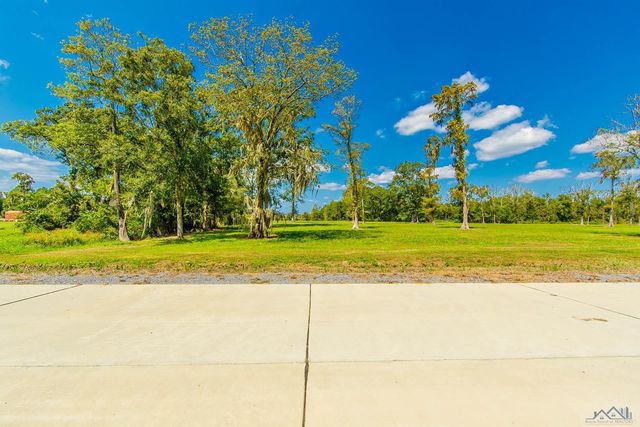 223 Chisholm Trail, Thibodaux, LA 70301