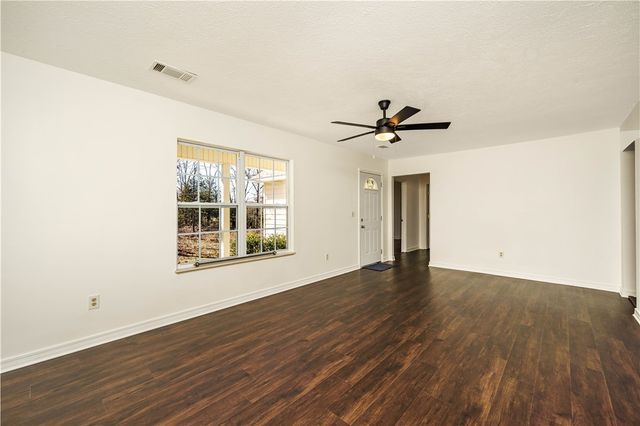 525 County Road 645, Green Forest, AR 72638