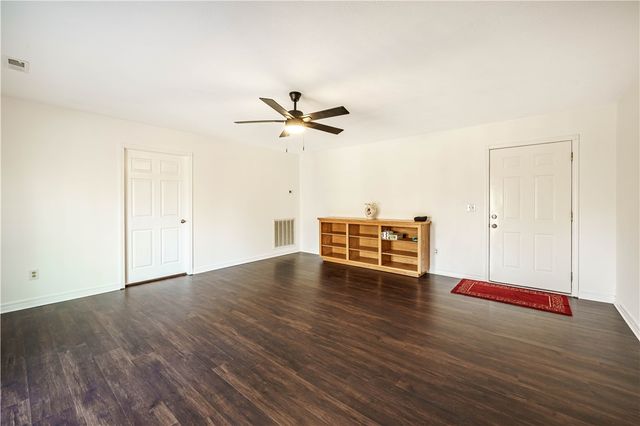 525 County Road 645, Green Forest, AR 72638